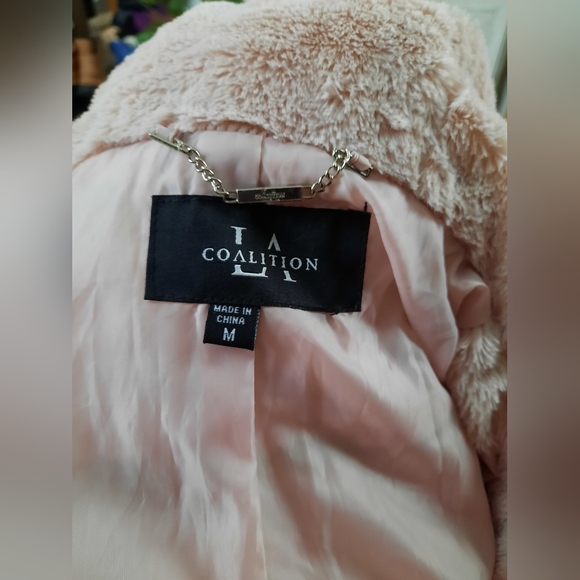 L A  coalition Faux-fur jacket size youth medium decorated with white pearls - Picture 6 of 7